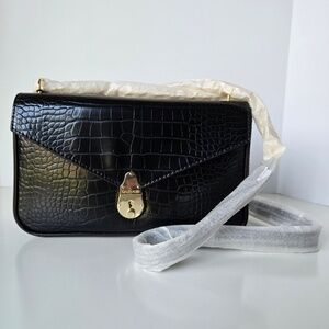 CALVIN KLEIN 👜 Statement Textured Crossbody Bag Faux Snack Skin Pattern